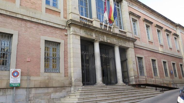 Fachada del edificio de la Consejería de Hacienda y Administraciones Públicas de Castilla-La Mancha.