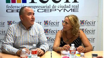 FECIR inicia, con la alcaldesa de Santa Cruz de Mudela, una serie de encuentros con alcaldes de la provincia 