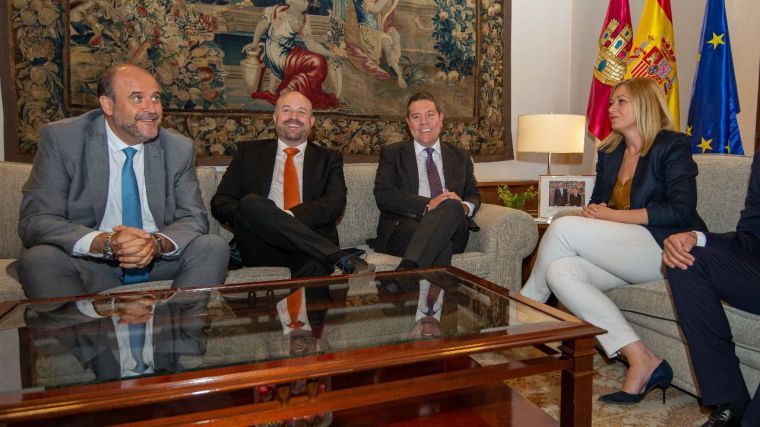 Emiliano García-Page durante la reunión que ha mantenido con el Grupo Parlamentario de Ciudadanos Castilla-La Mancha.