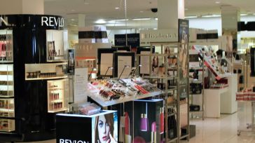 La crisis llega al perfume, las grandes cadenas cierran tiendas y destruyen empleo 