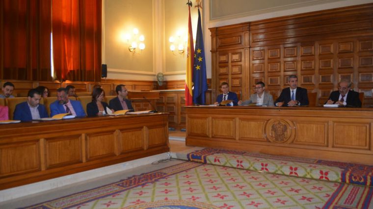 El pleno de la Diputación de Toledo aprueba por unanimidad destinar 10 millones a inversiones municipales y más de 3 millones al plan de empleo