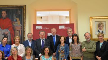 El expresidente del CSIC José Elguero dona su biblioteca a la Universidad de Castilla-La Mancha