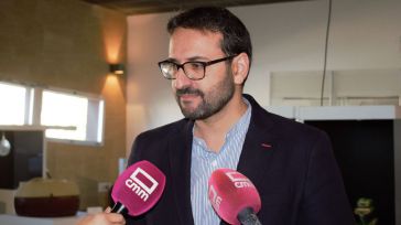 Gutiérrez (PSOE) se compromete a ayudar a los artesanos con el sello "made in"