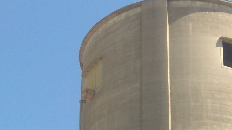 La fábrica de Lafarge en Villaluenga preparada para acoger al halcón peregrino