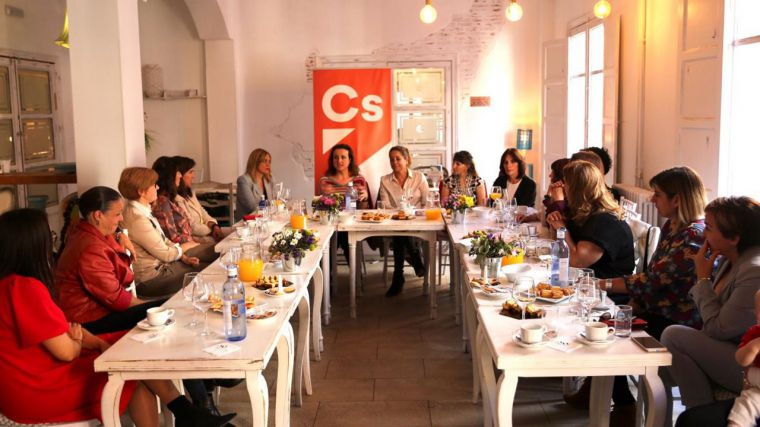 Cs C-LM se compromete a apoyar a la mujer rural con beneficios fiscales y medidas de conciliación familiar