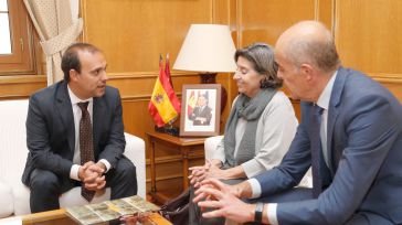 El presidente de las Cortes regionales recibe a la Fundación Real Toledo