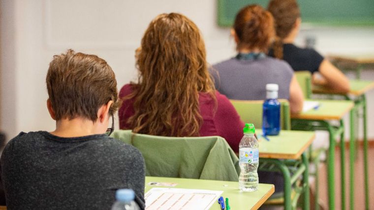 Un total de 3.605 opositores se examinan mañana para optar a 105 plazas de cinco categorías de personal laboral 