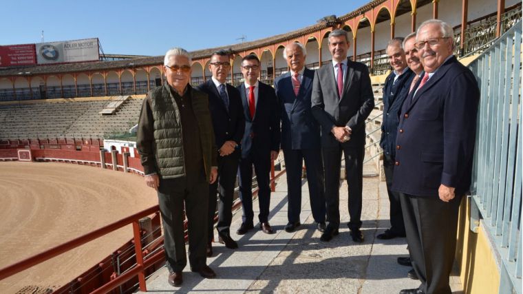 La Diputación de Toledo firma el convenio de colaboración con el presidente de la Comunidad de Propietarios de la Plaza de Toros de Toledo