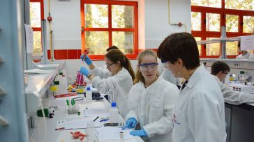 La Facultad de Químicas de la UCLM celebra su patrón con actividades académicas y lúdico-culturales