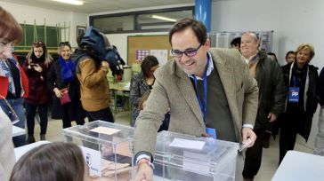 Núñez asegura que los vecinos de la región tienen hoy en la mano decidir cómo queremos que sea la España del mañana y cómo se gestionan nuestros intereses