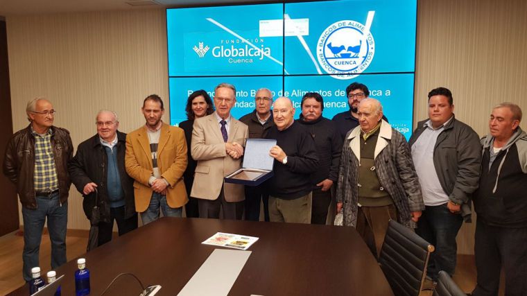 La Fundación Globalcaja Cuenca recibe el reconocimiento del Banco de Alimentos por su apoyo al sector social y asesitencial