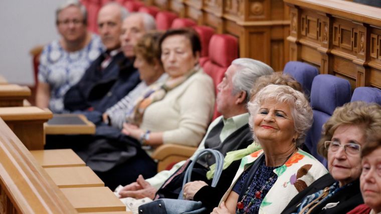 Las Cortes regionales tendrán un día de puertas abiertas al mes 