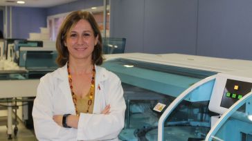 Una facultativa del Hospital de Toledo, premiada por la Asociación de Análisis Clínicos por un trabajo sobre la influencia de los ritmos biológicos en la función renal