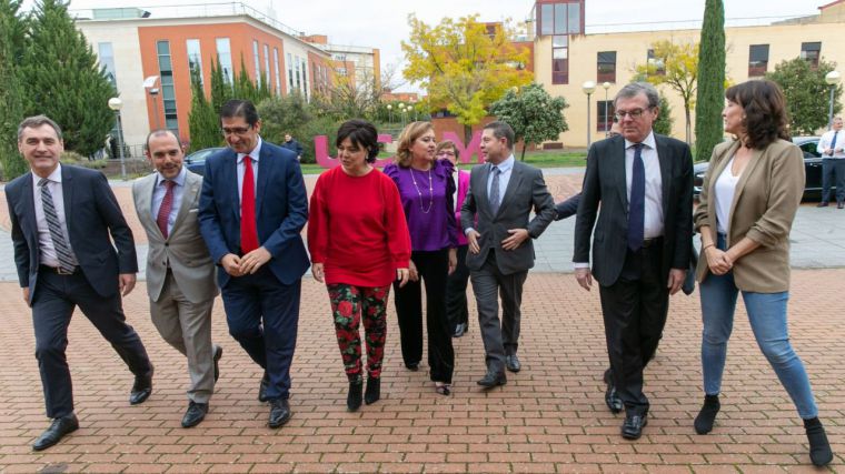 El Gobierno regional ensalza el trabajo que realizan todos los miembros de la comunidad educativa y recuerda que “en educación todo suma” 