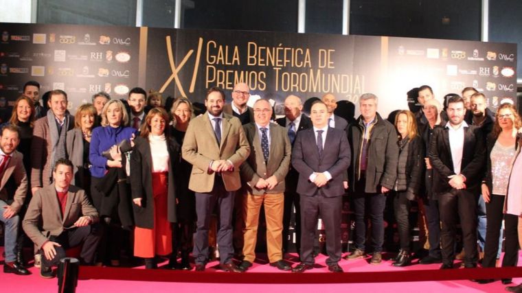 Núñez afirma que defenderá los toros y la caza frente al Gobierno de Sánchez por ser dos actividades muy arraigadas social y económicamente en la región