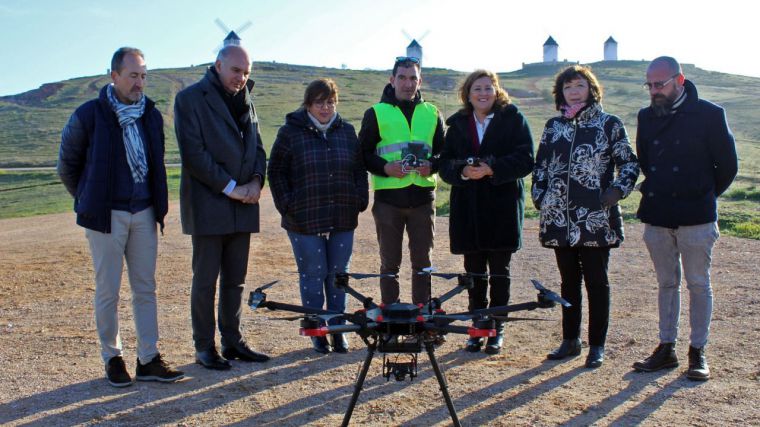 El Gobierno regional pone en marcha el primer curso oficial de piloto de drones para docentes de Formación Profesional
