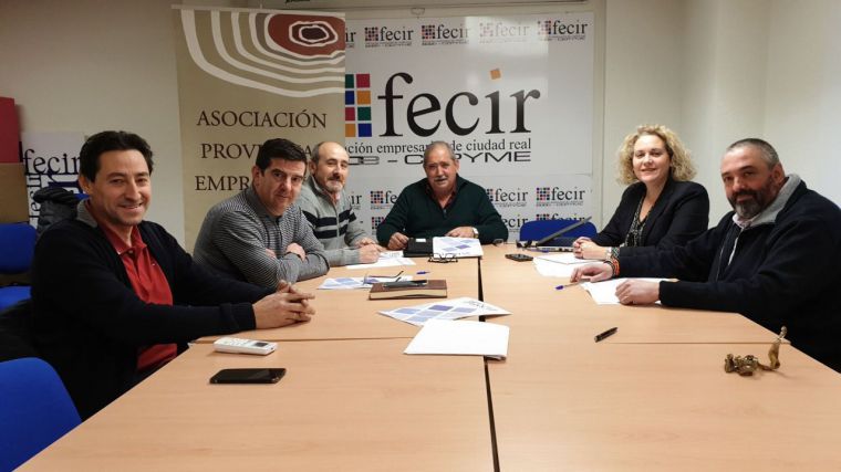 La Asociación Provincial de Empresarios de Madera y Corcho de Ciudad Real premia a la Carpintería Argamasilla S.L.