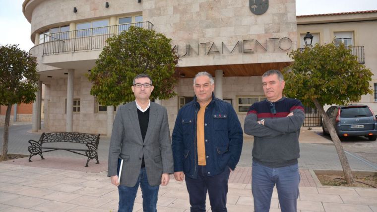 Fernando Muñoz ofrece el apoyo de la Diputación de Toledo a los proyectos del gobierno municipal de Ciruelos