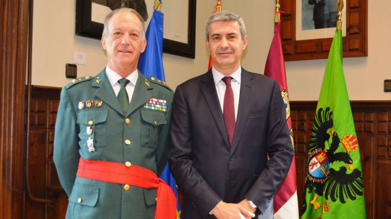Álvaro Gutiérrez recibe al nuevo jefe de la Guardia Civil en Castilla-La Mancha