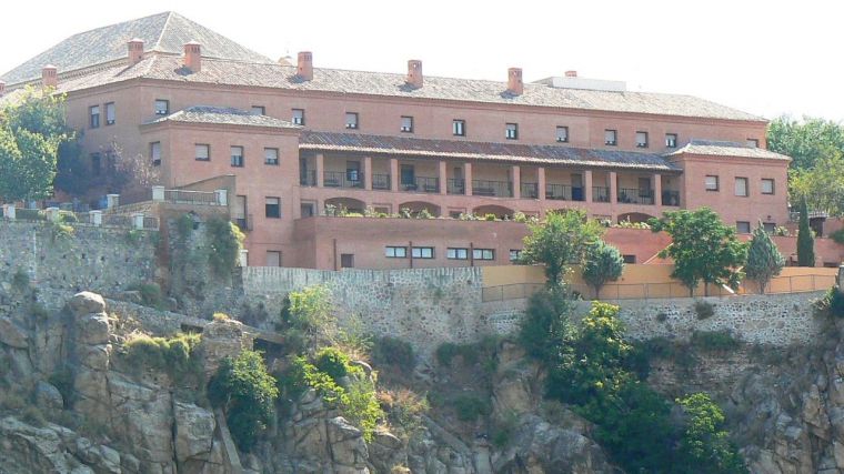 Personal sanitario ocupa ya 51 de las 68 habitaciones de la residencia universitaria de la Diputación de Toledo