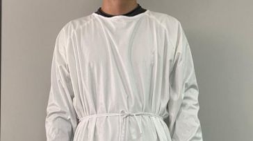 El Centro de Operaciones Covid-19 del Gobierno regional coordina un proyecto empresarial para fabricar 40.000 batas para el personal sanitario