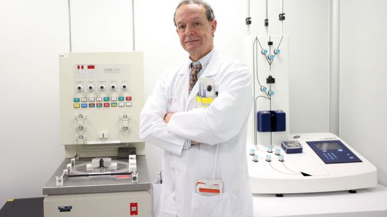 Herencia aporta 5000 euros a la investigación del coronavirus liderada por el doctor José María Moraleda