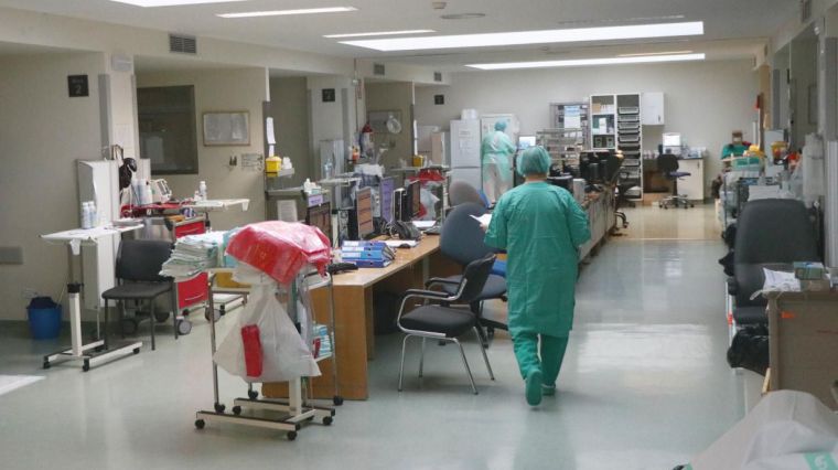 La reducción del número de pacientes con necesidad de cuidados críticos permite al Hospital General de Ciudad Real concentrar toda la asistencia en la UCI habitual