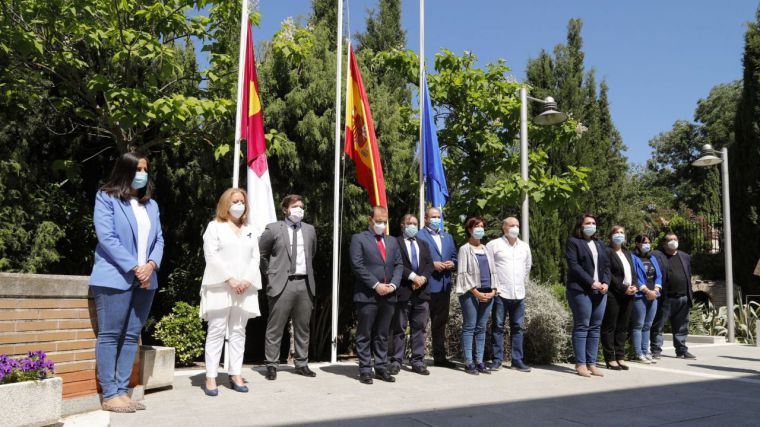 Las Cortes regionales guardan un minuto de silencio en memoria de las víctimas del coronavirus