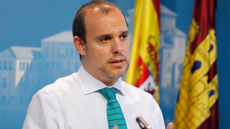 El presidente de las Cortes, partidario de una reforma del reglamento que modernice el Parlamento