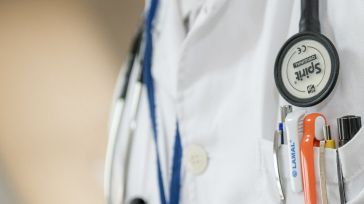 El Consejo Autonómico de Colegios Médicos de CLM considera que contratar a médicos sin título de especialista para Atención Primaria desprestigia la profesión