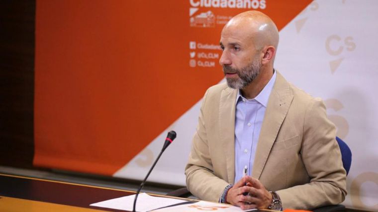 Ciudadanos denuncia que 'el gobierno regional deja fuera de las ayudas al 53% de los autónomos'
