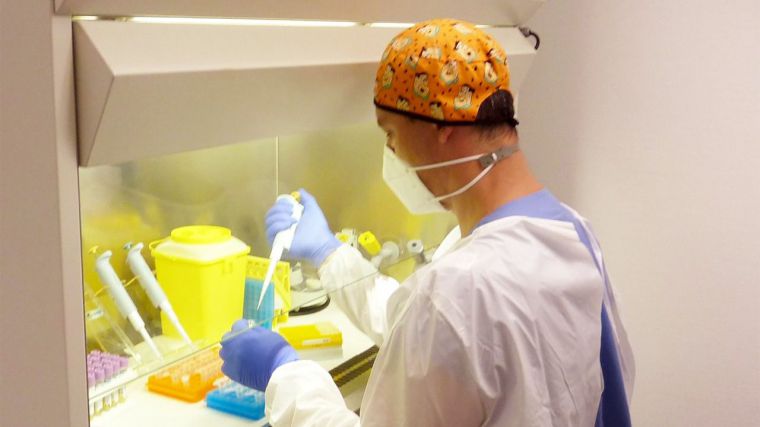 El Hospital de Tomelloso se dota de un nuevo equipo para el diagnóstico del Covid-19 que puede realizar más de 200 PCR al día