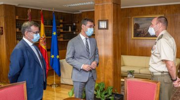 El delegado del Gobierno de España recibe al nuevo director del Museo del Ejército 