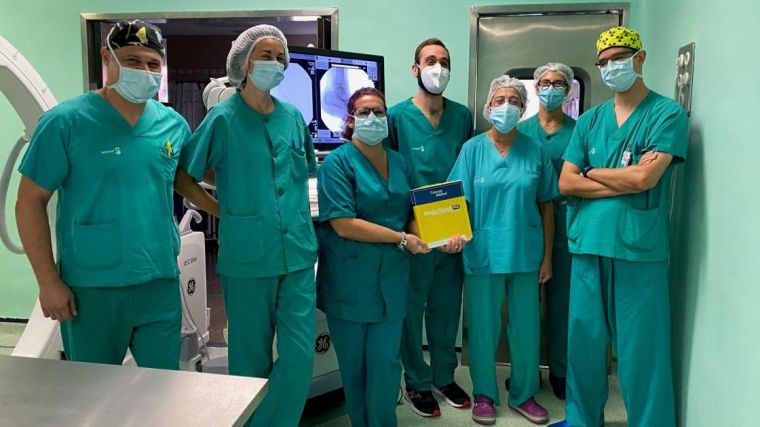 El servicio de Cirugía Vascular del Hospital de Guadalajara, pionero en el uso de un nuevo balón farmacoactivo para tratar la obstrucción de un bypass