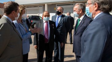 Globalcaja acompaña a S.M. la Reina Doña Sofía durante su visita al Banco de Alimentos de Ciudad Real