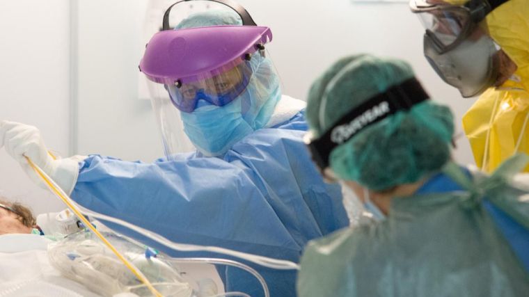 Desciende el número de pacientes ingresados por Covid-19, tanto en cama convencional como en UCI