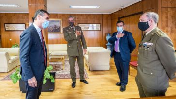 El delegado del Gobierno en Castilla-La Mancha recibe al nuevo delegado de Defensa en la región 