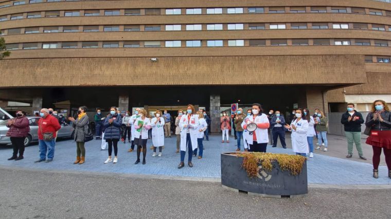 Concentraciones sindicales en hospitales y centros de salud de CLM para reclamar más inversión, más profesionales y más medios para la Sanidad Pública