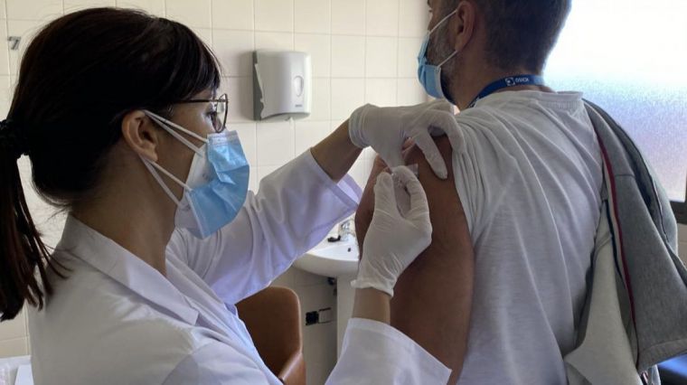 Más de 384.000 personas ya han recibido la vacuna de la gripe en Castilla-La Mancha