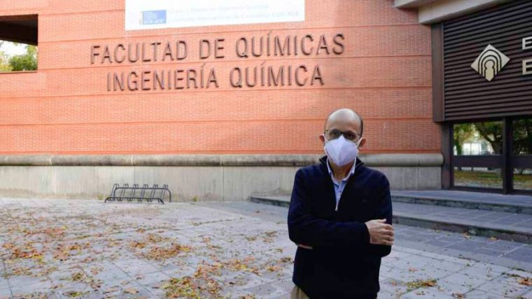 La Real Sociedad Española de Química reconoce la trayectoria investigadora y profesional del catedrático de la UCLM Manuel Andrés Rodrigo