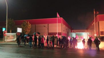 Seguimiento unánime del primer día de huelga en Compo Factory Toledo
