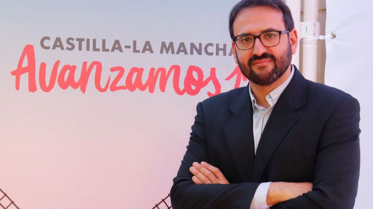 Gutiérrez afirma que “si nos dejáramos llevar por los titulares” del PP, “hoy habría miles de personas” sin la segunda dosis 