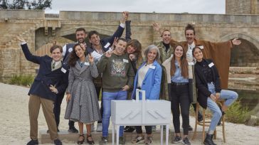 Los aprendices de "Maestros de la Costura" se baten en Puy du Fou replicando el traje del rey Alfonso VI