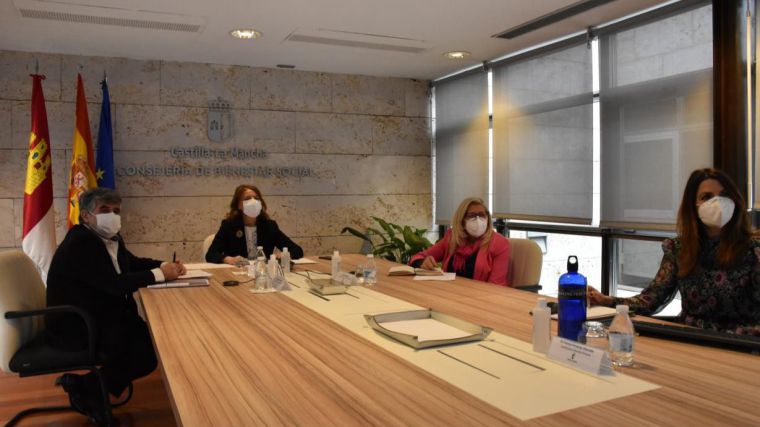 El Gobierno de Castilla-La Mancha impulsa el Plan de Atención e Inclusión Social con los profesionales de Servicios Sociales