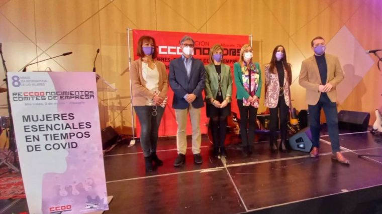 Tres comités de empresa albaceteños reciben las placas que reconocen el papel esencial de la mujer en tiempos de COVID