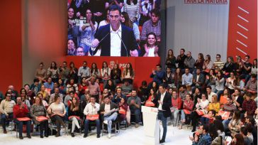 PEDRO SÁNCHEZ APOYADO POR UNA NUTRIDA REPRESENTACIÓN DE ALCALDES Y MILITANTES DE TOLEDO