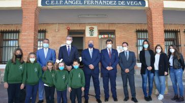 Álvaro Gutiérrez, orgulloso de que la Diputación de Toledo haya colaborado en la reapertura del colegio de Cabañas de Yepes