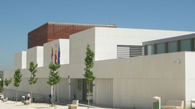 El Gobierno regional y la UCLM colaborarán para impulsar la formación de personal y actividades de estudio