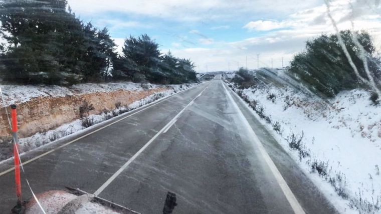 CLM empezará a repartir material fundente por las carreteras de la región ante la llegada del temporal de frío