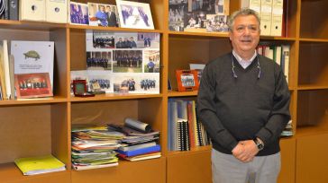 Los químicos de Castilla-La Mancha distinguen al catedrático de la UCLM Antonio de Lucas Martínez con el premio a la trayectoria científica